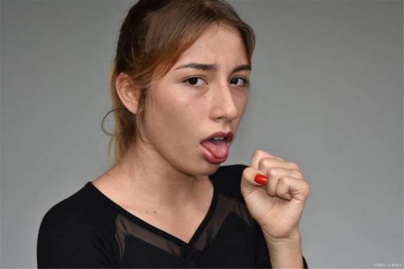 睡觉时，若有这3种变化，多是肺功能出现了问题，别大意  肺功能失常 美女洗澡的全过程视频 女孩子的第一夜过程 海獭睡觉时 邪恶漫画之老师睡觉时 充气娃实战过程图片 肝功能不正常的表现 牛魔王会多少种变化 肺部听诊视频 睡觉时突然抖动 第2张