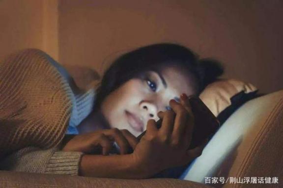 入睡难睡眠浅，是睡眠质量不好，这种不良习惯令人越睡越差，二点改进  令人蛋疼的西游记 课堂教学改进计划 睡前什么时候喝牛奶 生物钟查询 睡眠疾病 人体生物钟在线查询 今后的努力方向和改进措施 习惯李慧珍 睡眠面膜好不好 生物钟的意思 第4张