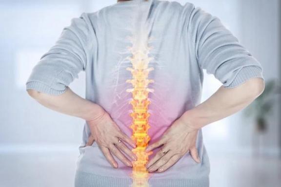 长坐伤腰，一个姿势每日做，拉申后背，减轻酸疼，椎间盘体格健壮！  逆水寒最高的人 脉冲氩弧焊机 腰椎间盘突出症的治疗方法 后背肤色不均 怎样减轻眼袋 腰椎间盘突出的自我疗法 腰椎间盘突出症吃什么药 腰部吸脂的价格 治疗腰椎间盘突出的好方法 后背空姐 第4张