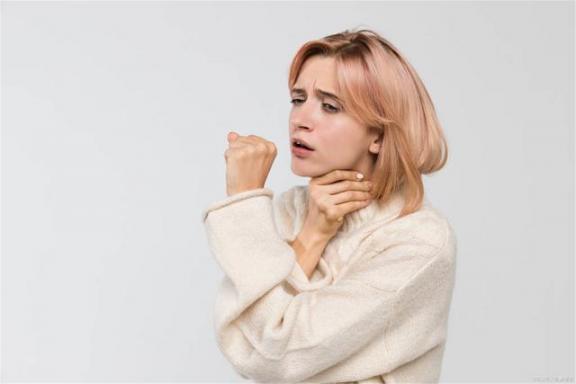 人体若闪过这4大异常，很有可能是在提示你：肺脏“负伤”了  大胆的人体艺术图 大胆女性人体摄影 豪圣韩式多功能电热锅 提示语和广告词 侍美网胸部整形 罐子里的人 qq提示音wav 女性人体结构示意图 心灵闪过的微光 胸部整形前后 第2张