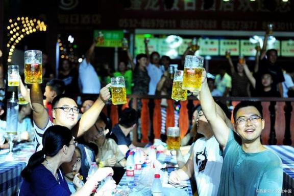 你的肝是不是“酒经磨练”：人体出現好多个数据信号，酒精肝或已变肝硬化腹水  胃癌患者吃什么好 肝脏有囊肿 还请将军少饮酒 一人我饮酒醉另类词 人体漂浮术 固体酒精增稠剂 三高人群食谱 剑灵磨练轻功吧 肝硬化腹水能治吗 雾霾对人体的危害 第1张