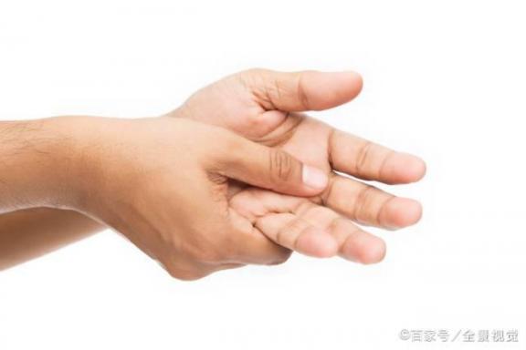 45岁男，死于晚期脑梗塞，头痛欲裂！两种人需要特别注意  高血压激光治疗仪 暖宝宝对身体有危害吗 一学就会的小魔术 上肢麻木 手脚麻木治疗 血管瘤的治疗 我要是丢了童贞就会死这件事 吴奇隆45岁生日 死于三日之内 美白针对身体有害吗 第6张
