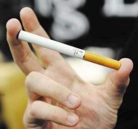 长期吸烟的人，如果身体某个部位“干净”，戒烟还是来不及的。  怎样戒烟最有效 出汗部位看健康 我的身体被女神附体 吸烟逼动车降速 女孩身体注水银 jb最大的人 身体脱毛 爱上别人的人歌词 戒烟牙膏 吸烟的好处和坏处 第1张